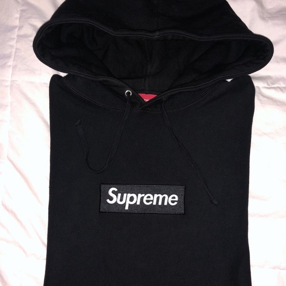 black supreme logo hoodie